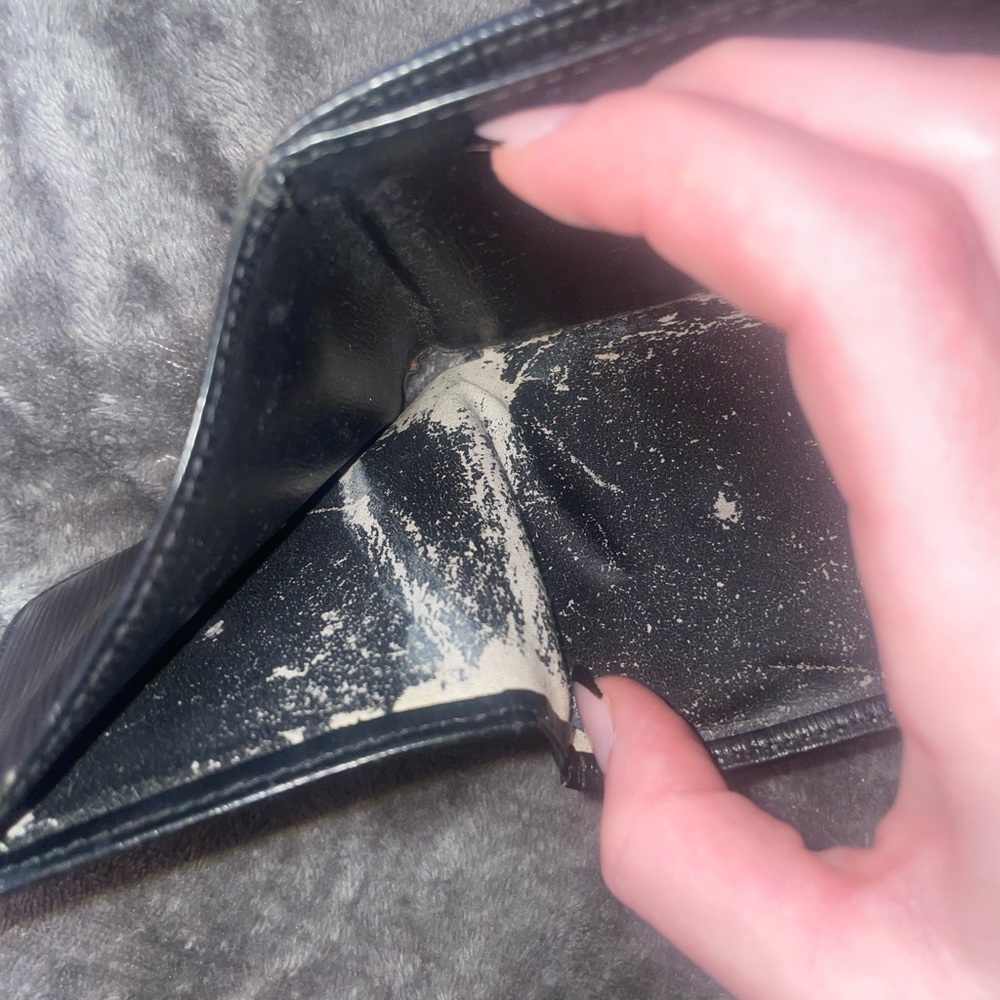 AUTHENTIC Louis Vuitton Epi Leather wallet black - Picture 5 of 5